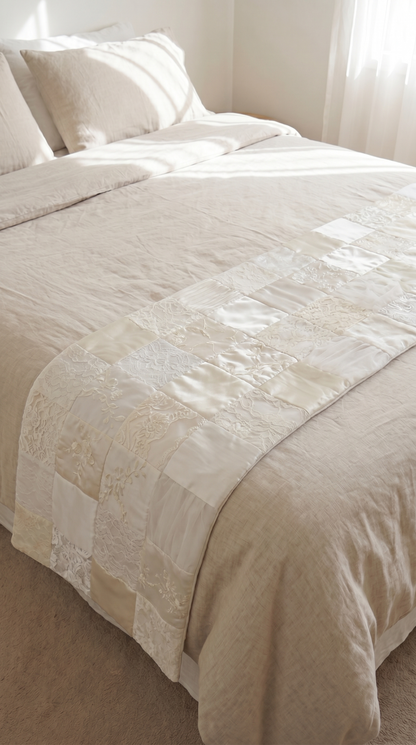 Herinneringsbedloper over het voeteneind van een bed - gemaakt van eigen kleding